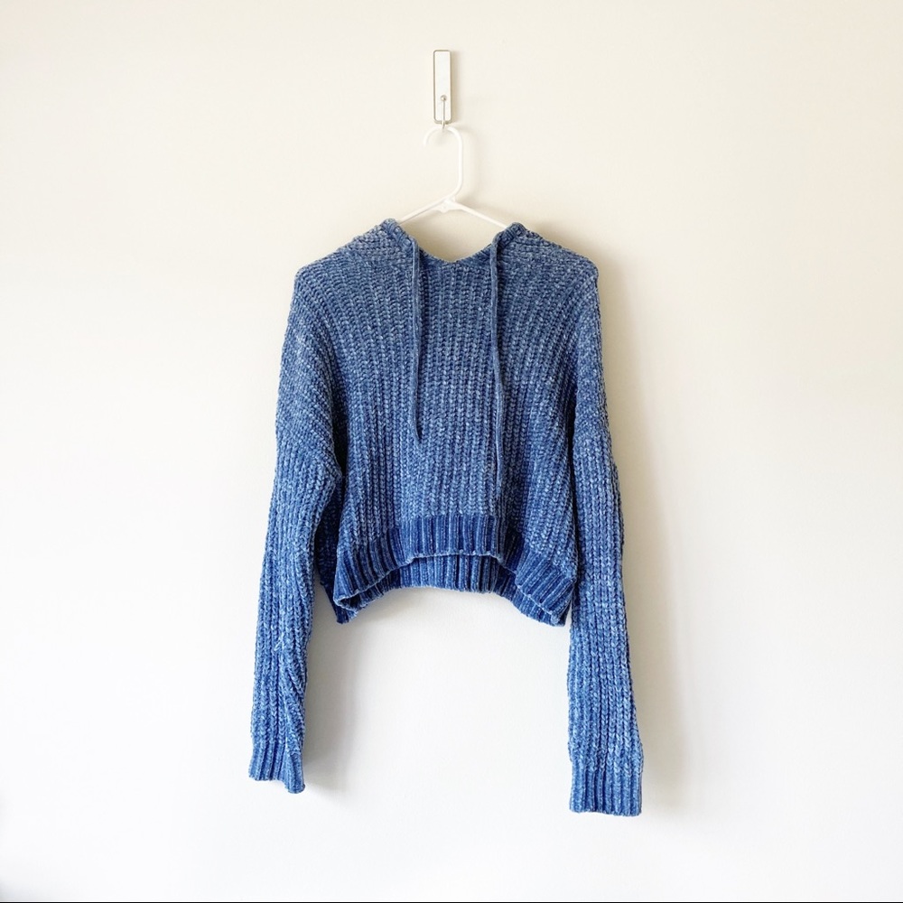 Forever 21 cropped hoodie sweater